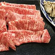 牛肉の動物性たんぱく質は消化吸収に優れ、貧血予防、疲労回復に効果的！
健康な肌を作るビタミン群・鉄・亜鉛・ミネラルがたっぷり入っています。

