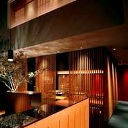 席が空いている場合はお客様にお選びいただけます。お好みをお申し付け下さい。