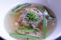 じっくり12時間煮込んだとろとろお肉のテールスープ