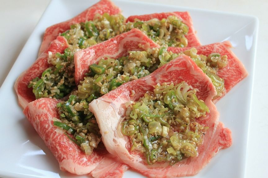 くいだおれ名物ネギ塩カルビ