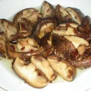 ワインがススム1品です！