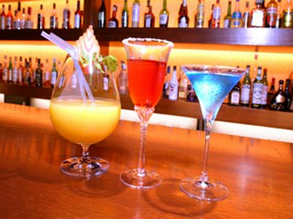 四季折々のカクテルご用意しております。