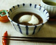 毎朝炊き上げる厳選した北海道産の小豆に姫当豆腐をのせました、他店にないオリジナル豆腐スウィーツです。