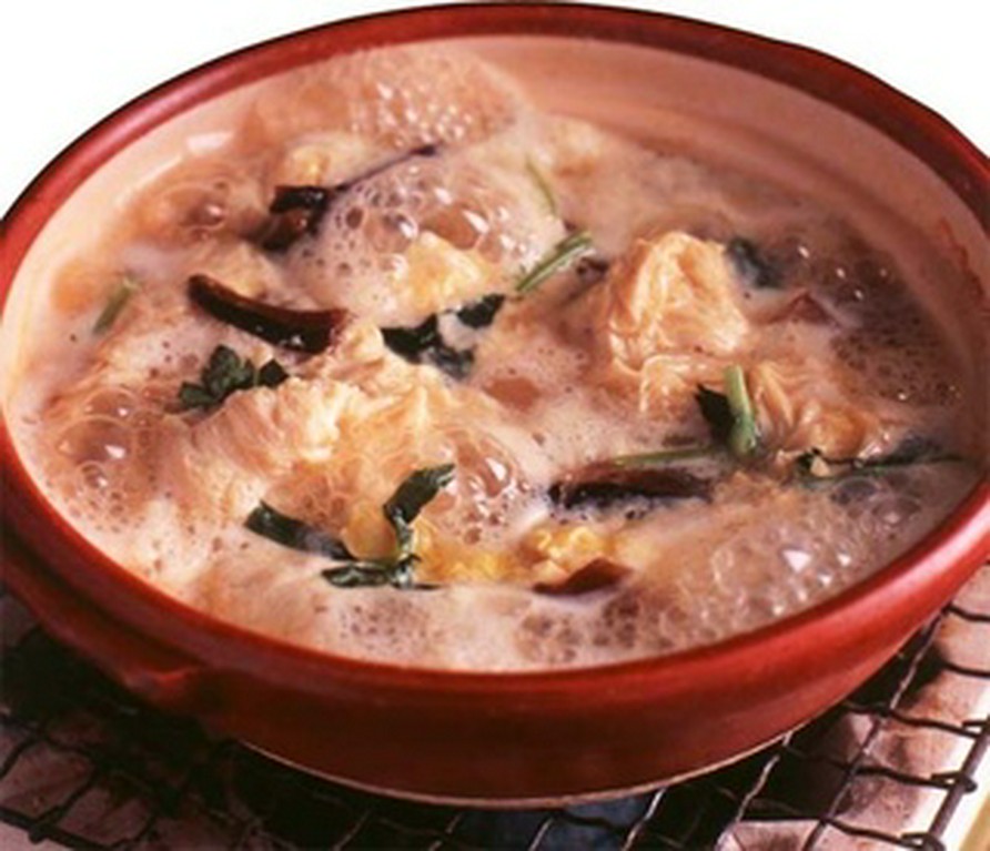 湯葉丼　当店の看板料理アツアツをたっぷりご飯にかけてどうぞ！