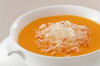 蟹の内子とたらば蟹肉を使った濃厚でまろやかなふかひれスープです。