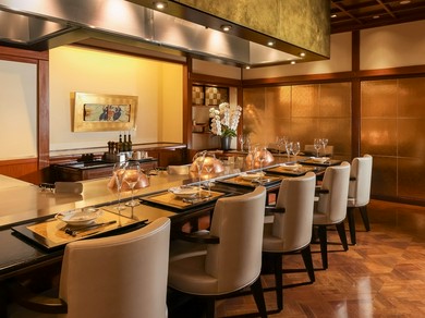 個室完備。おふたりの門出を祝う極上鉄板料理に舌鼓