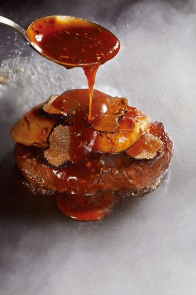 『黒毛和牛A5ランクフィレステーキ ロッシーニ ソースペリグー』