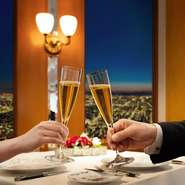 〈プラン特典〉
・窓席確約
・グラスシャンパン　またはスパークリングジュース
・記念写真
・メッセージプレート