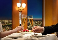 〈プラン特典〉
・窓席確約
・グラスシャンパン　またはスパークリングジュース
・記念写真
・メッセージプレート
