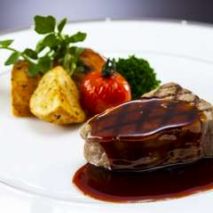 国産牛フィレ肉のソテー 温野菜添え