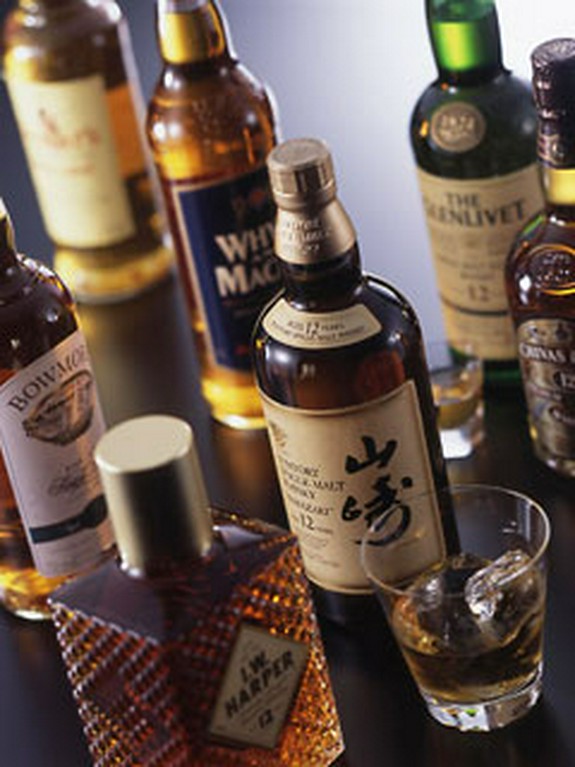 世界各国の銘酒が揃う