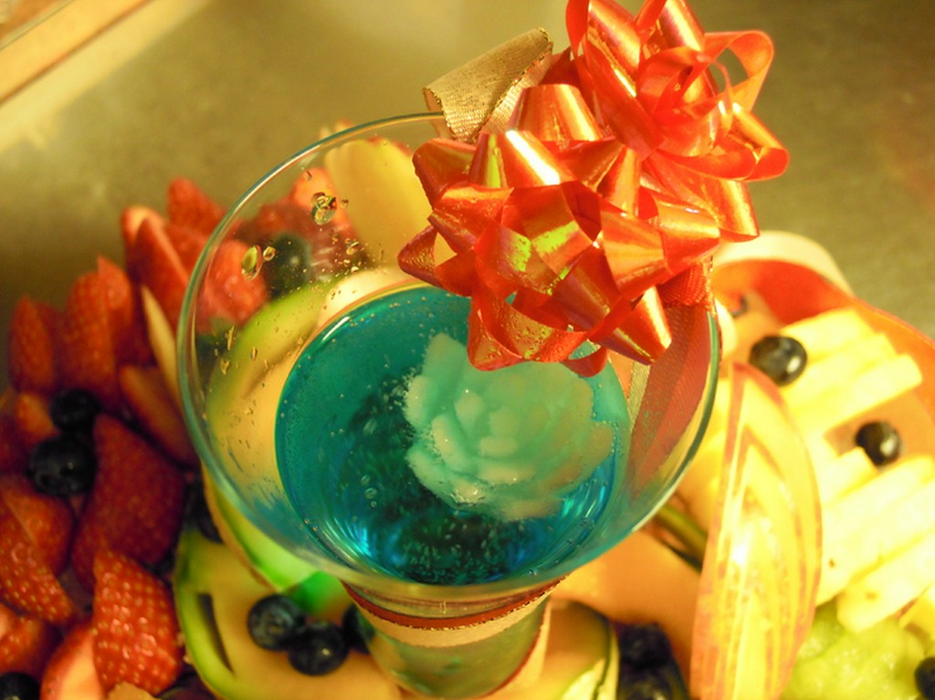 繊細さと美しさの融合。フルーツカクテルにもセンスが光ります。