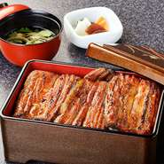 富士山の伏流水で身をしめた「鰻」