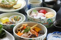 1日20食限定の遊膳です。
茶わん蒸し・天ぷら・吸物・デザート・珈琲
