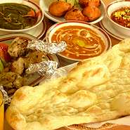 本格インドの各店で修行したシェフのこだわりのインド料理の数々。美味しいですよ～!!