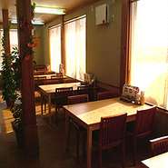 浜松市の小池にあるインド料理屋。本場インドの有名店で修行したシェフの手によるおいしいインド料理が楽しめます。カップルでも、お友達同士でもお楽しみ頂ける一軒です。