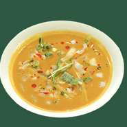 ポークにトマトと玉葱のソースで味付け