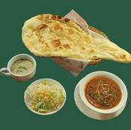 soup +salad +nan or rice + chicken or todays special curry(日替わりカレー) 