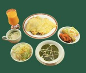 チキンカレーorポークカレーorサーグチキンorプラウンorライス チキンティッカシークカバブベジタブル
or日替りカレーチーズナンor サラダ スープ
370円までのソフトドリンクorデザート