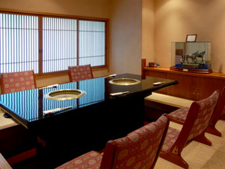 無煙ロースターを使用。接待にも向いています。