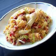 レタス、ヤキブタの入った生姜風味のヤキメシ
ハーフ　1,100円