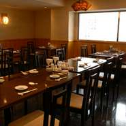 広々として清潔感のある店内は、ビジネスシーンや宴会にはもちろん、女子会やママ会などにも好評です。