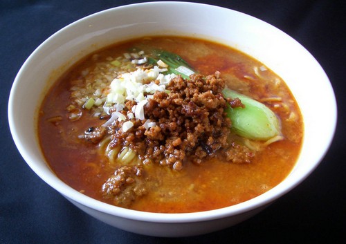 『担々麺』は、深い味わいと絶妙な香りのバランスがたまらない