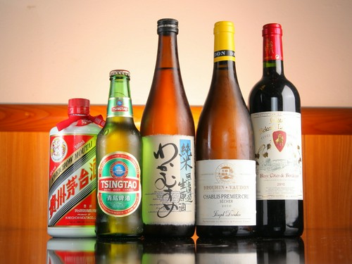 珍しいものも取り揃えて。アルコール類も充実しています