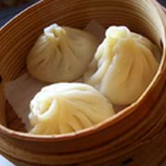『小籠包』などの点心も充実、湯気と一緒に気分も盛り上がります