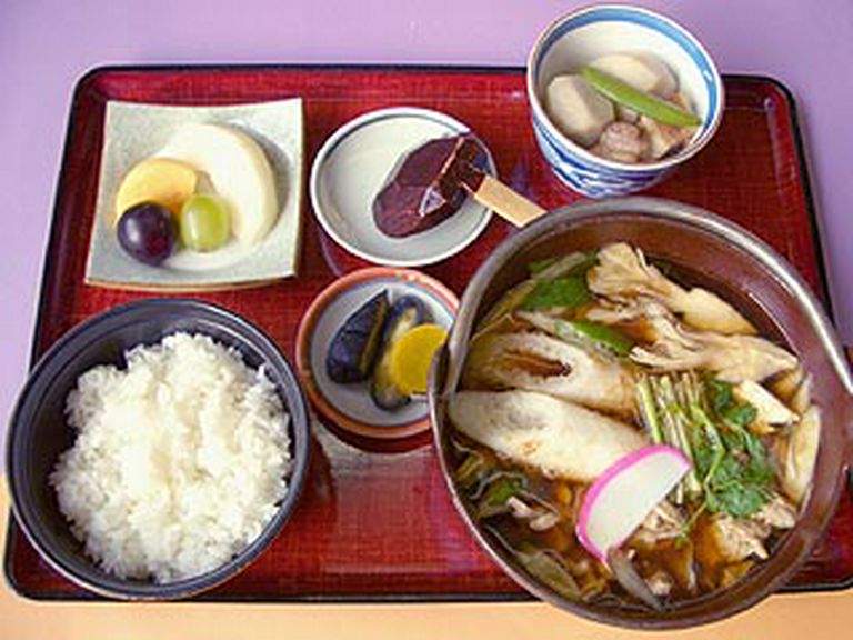 濃厚比内地鶏スープきりたんぽ