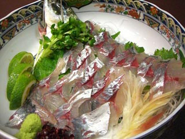 関あじ