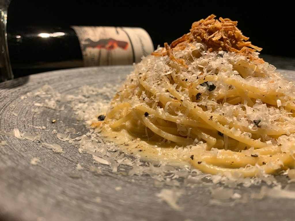  チーズたっぷりのカーチョエペペ