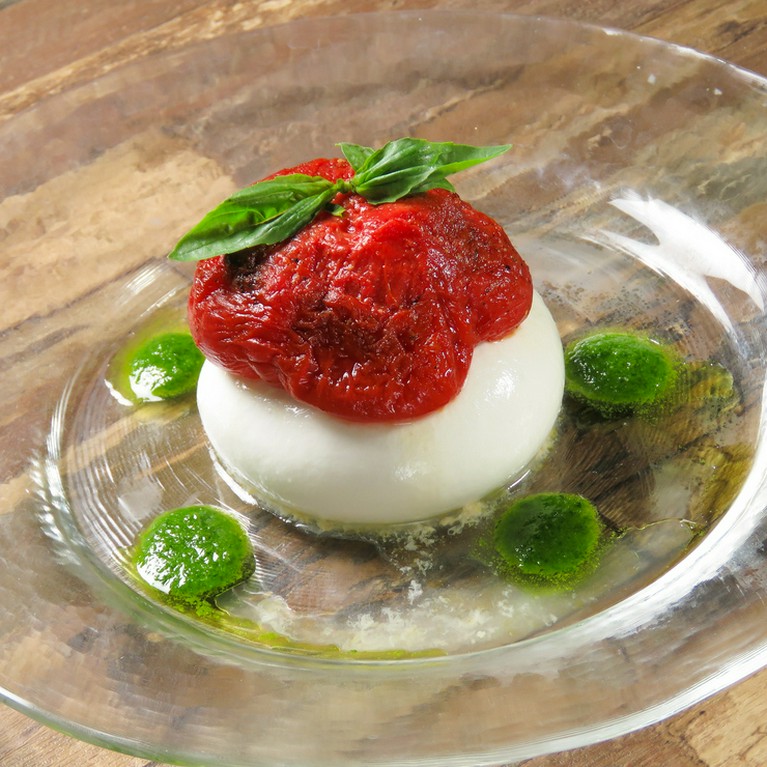 ブッラータチーズのカプレーゼ