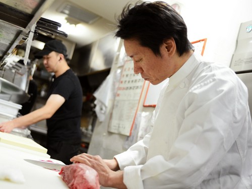 お客様の会話から、好きな食材や苦手な食材をリサーチします