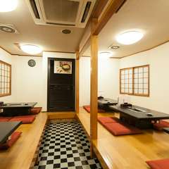 焼肉で、仕事仲間やオフ会など、大勢で盛り上がる