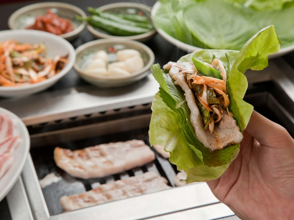 野菜と一緒に楽しめる　『黒豚サムギョプサル』