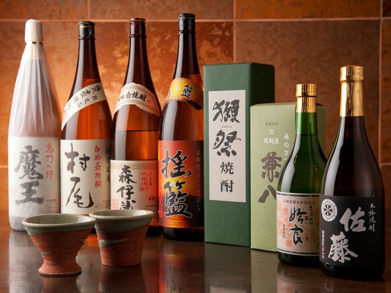 オーナー自ら厳選した数々の焼酎は種類豊富で料理に合います!