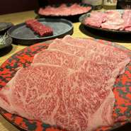 和の食材や調味料、調理法を焼肉と融合させた新しいメニューをご用意しております。