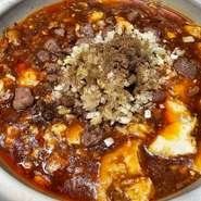 A5ランク和牛やトロけるような寄せ豆腐を使用した究極な麻婆豆腐
