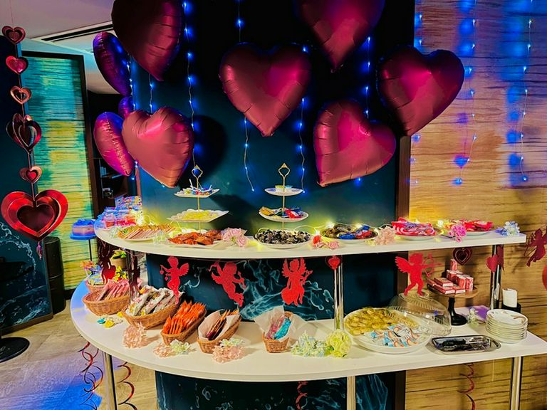 駄菓子ビュッフェ・飲み放題&2時間室料込(カラオケ付)3,980円