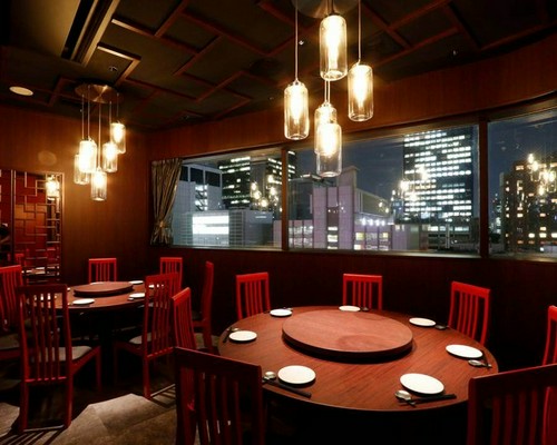 ”銀座の夜景を独占”する円卓の【完全個室】