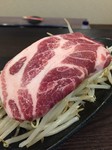 コーンバター、じゃがバター、きのこ、お肉に魚介。
色々と取り揃えています。
自慢の特製ポン酢もおすすめです。