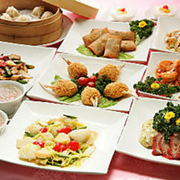 北京ダックや香港飲茶、フカヒレスープ等、豪華食材をお楽しみ頂けるスペシャルなコース!