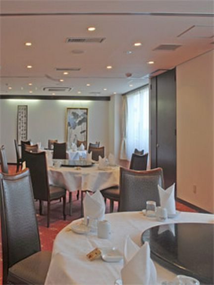 様々なシーンに対応可能な店内