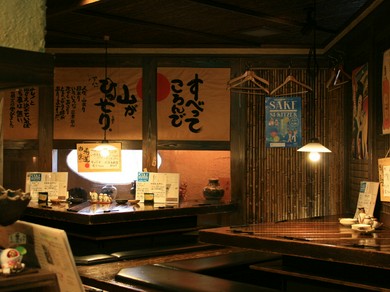 くつろげる癒しの空間でゆっくりとお食事をお楽しみください