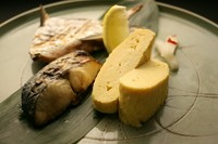 舞鶴産　鰆の西京焼・塩麹焼き・出汁巻き玉子
※仕入れにより内容は変わります