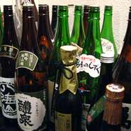 焼酎は芋メインで、麦は変わった味が多いです。日本酒は京都地酒メインで、辛口が好きなのでメインは辛口＾＾；梅酒も私が好きなので色々置いてます。少しずつ増えていき、裏メニューの方が多いかも♪