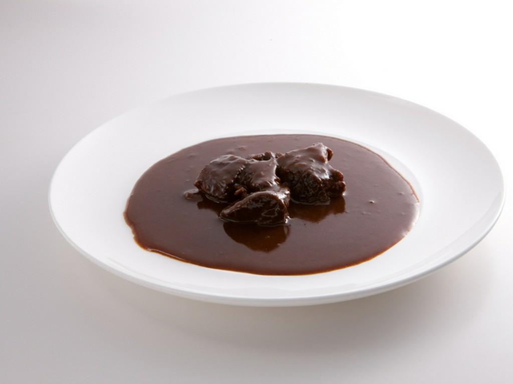 既存のフランス料理にはないメニュー『干し鮑の赤ワイン煮』