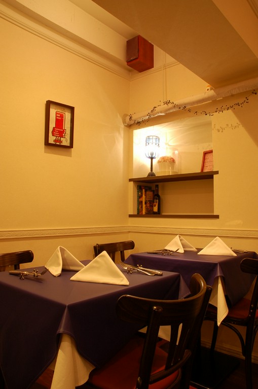 ゆったりとくつろげる空間で、ふたりで美味しさを共有　