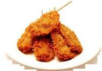 創業当初からのメニュー。牛もも肉を最高級のラードでカラッと揚げてます。